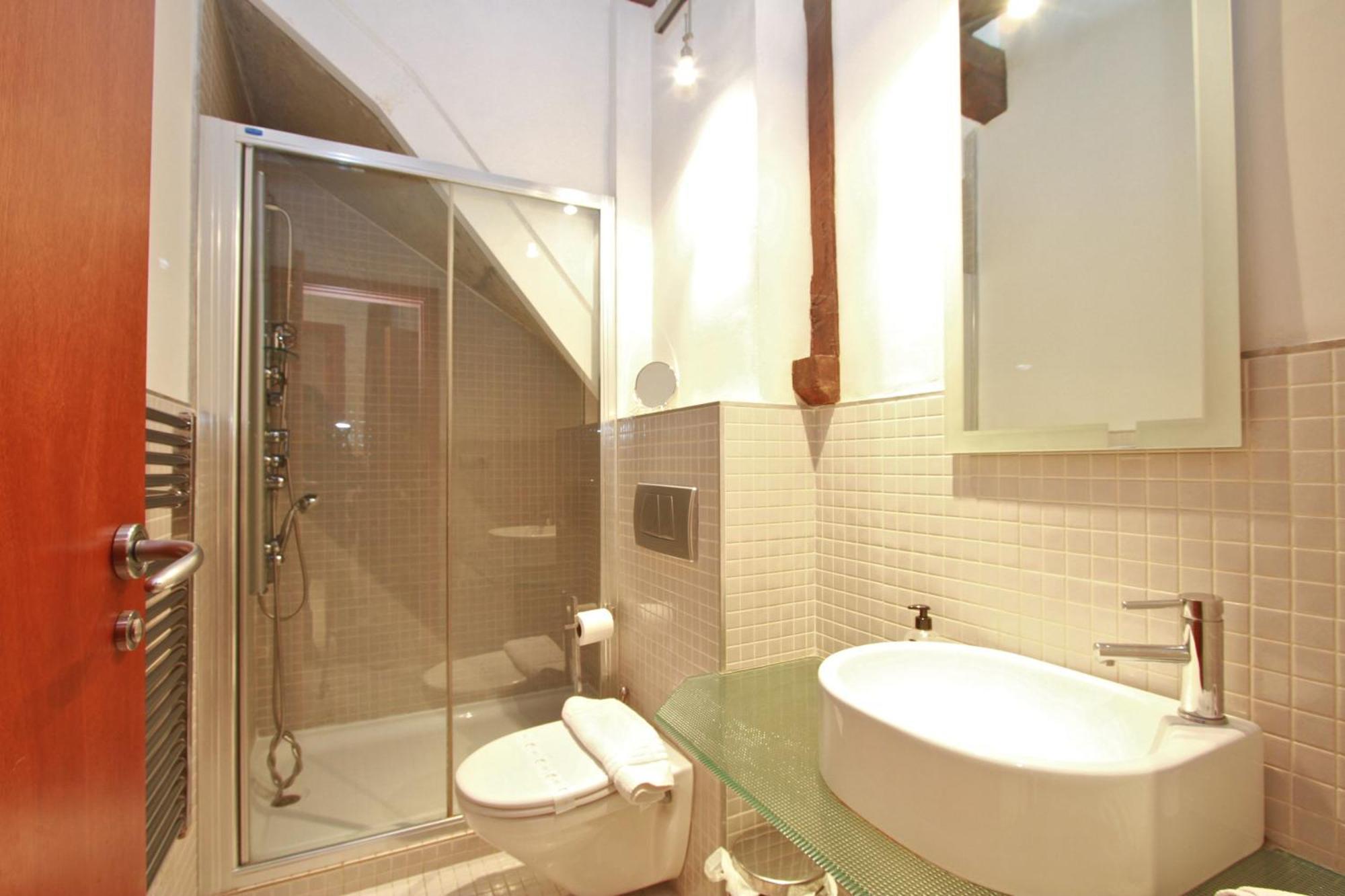 Apartamentos Inside Alhacaba غرناطة الغرفة الصورة