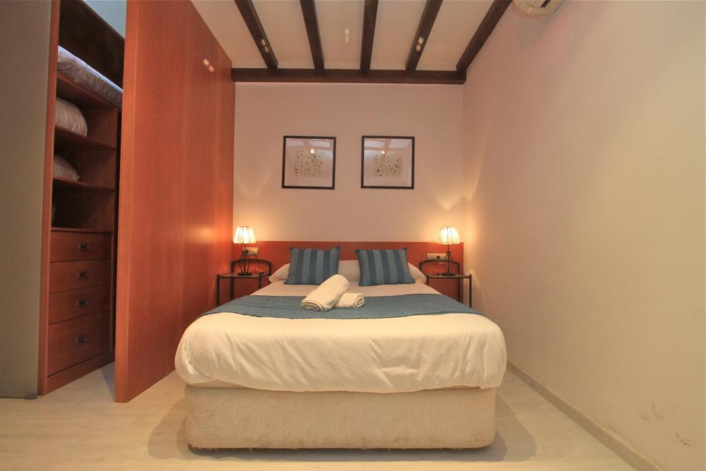 Apartamentos Inside Alhacaba غرناطة الغرفة الصورة